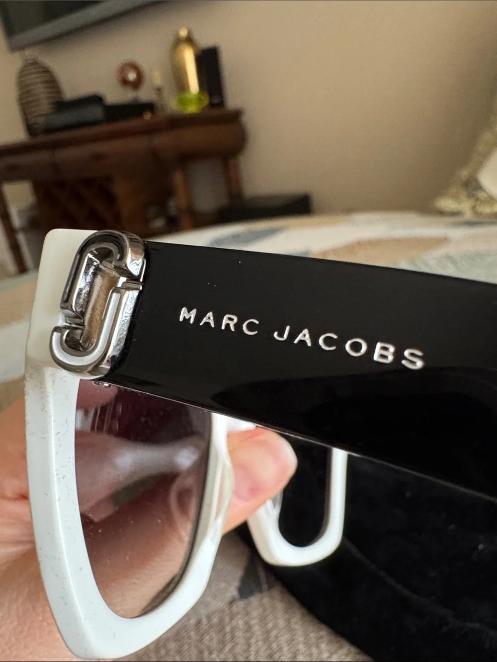 NWOT Marc Jacobs White Cat-Eye Sunglasses